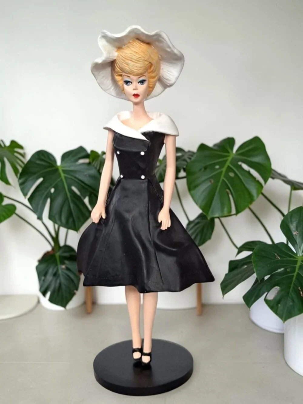 1993 BARBIE The Danbury Mint Classic Figurine Collection 1965 